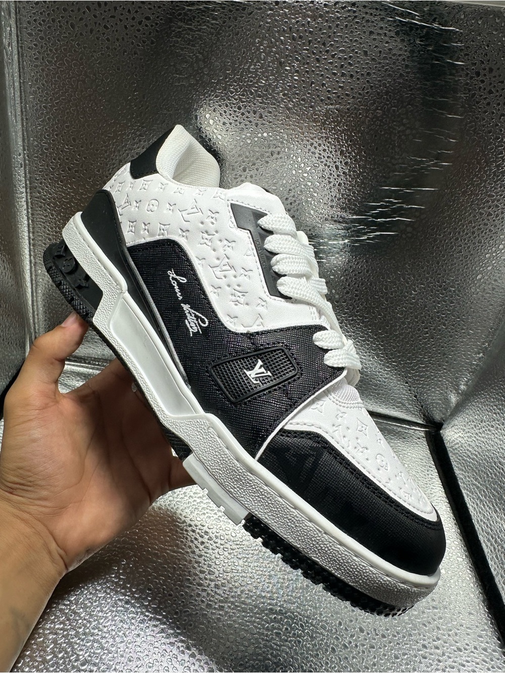 Louis Vuitton Black & White Men's Low-Top Sneaker N/A